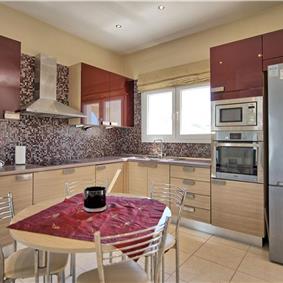 3 bedroom seaside villa with pool, Acharavi, sleeps 5